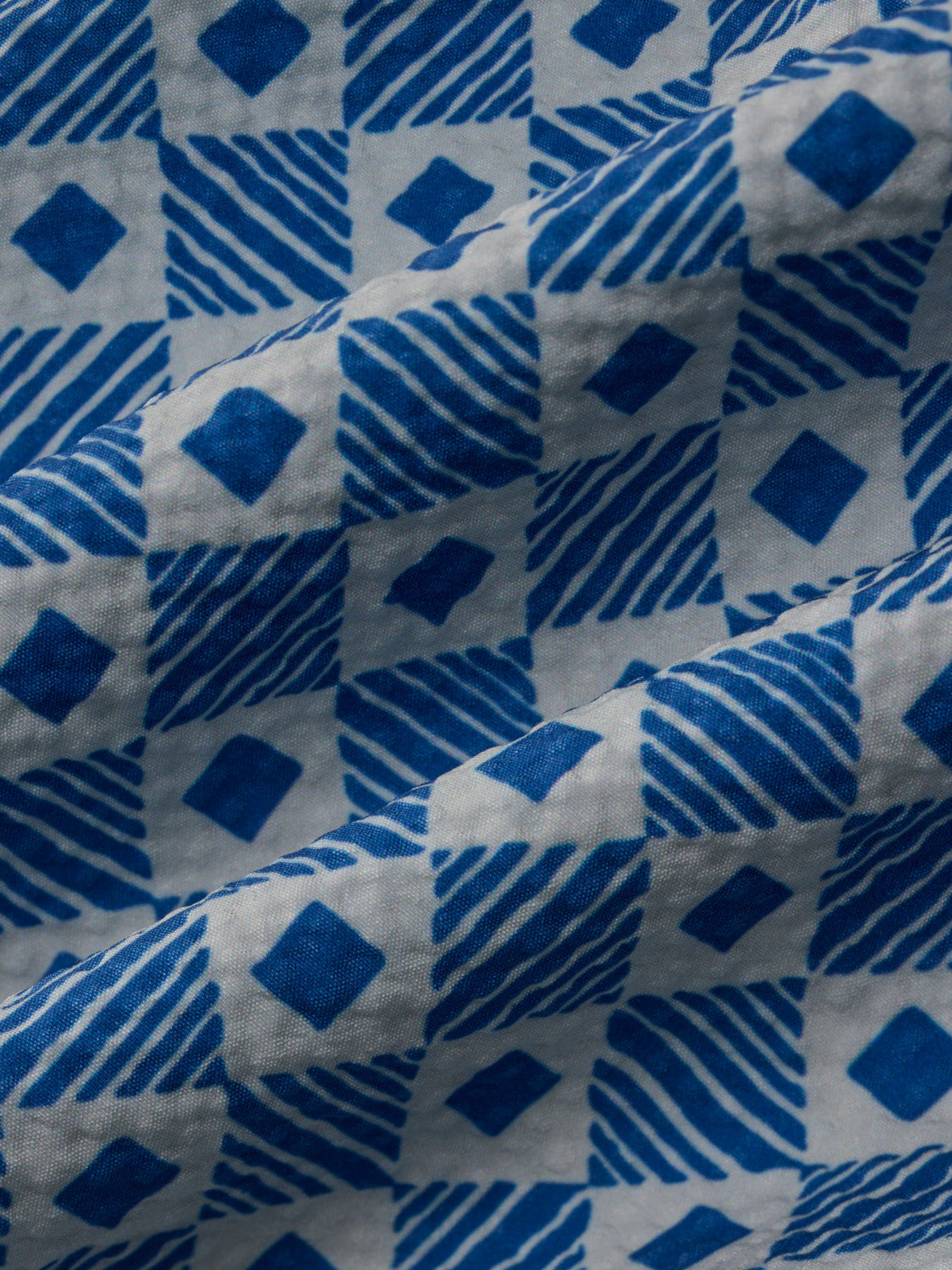 Fair Harbor Bayberry Trunk - Seersucker Sea Blue Tiles